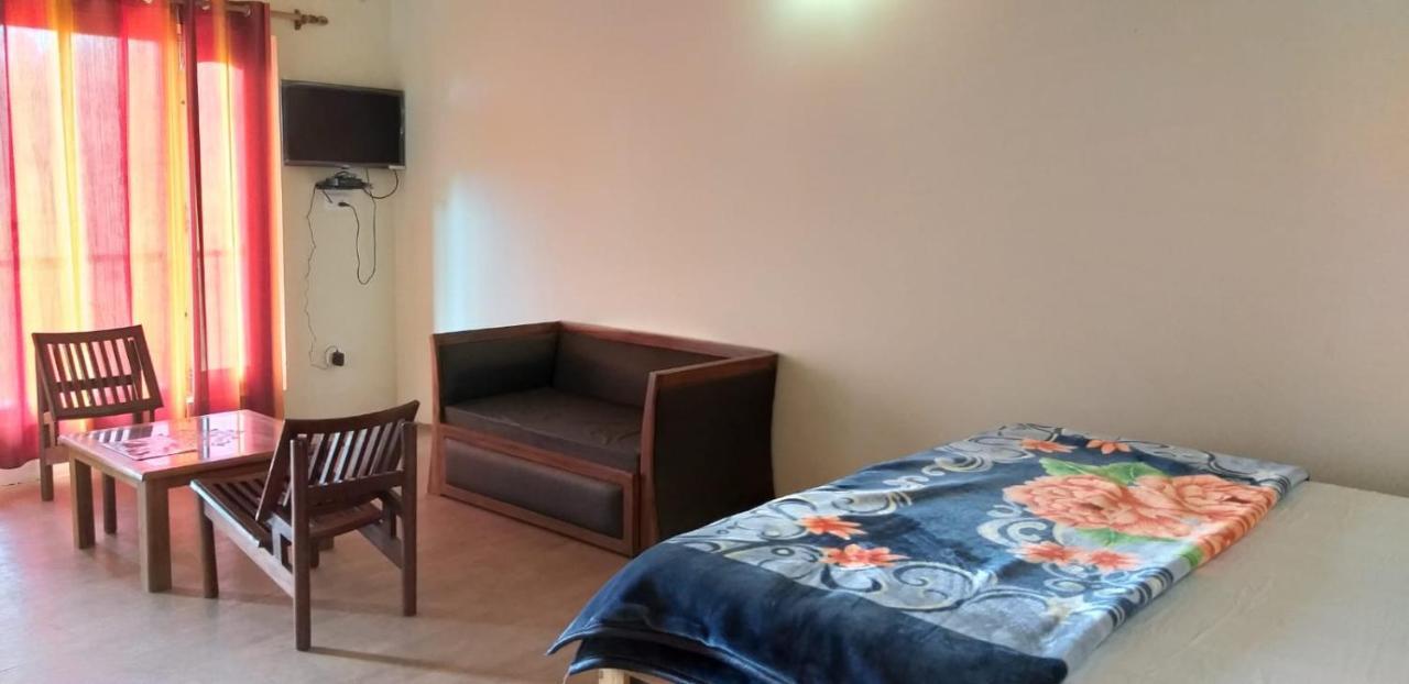 Elphinstone Inn Almora Bagian luar foto