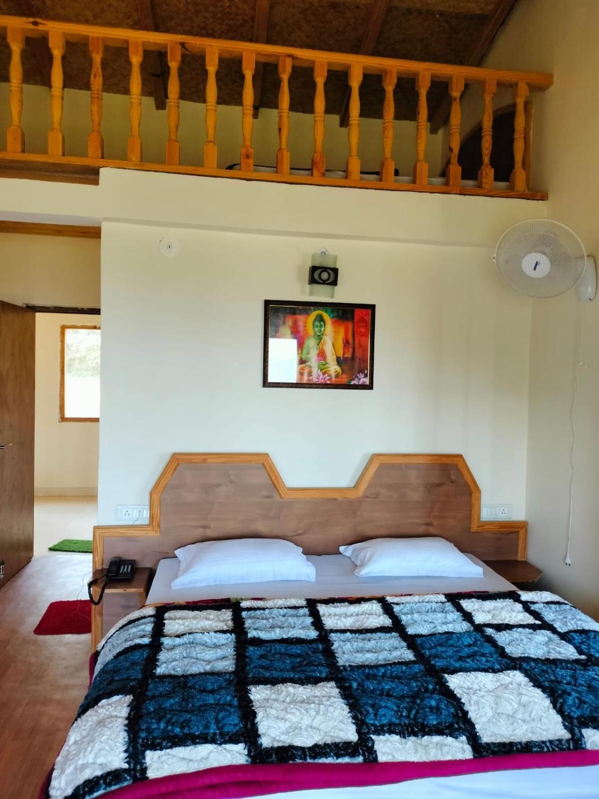 Elphinstone Inn Almora Bagian luar foto